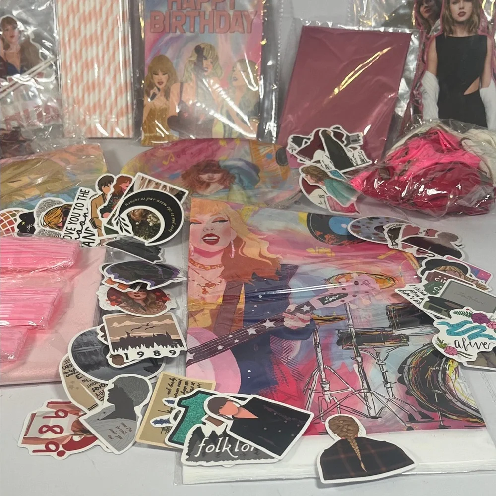 Taylor Swift Party Supply Set - Picture 3 of 8